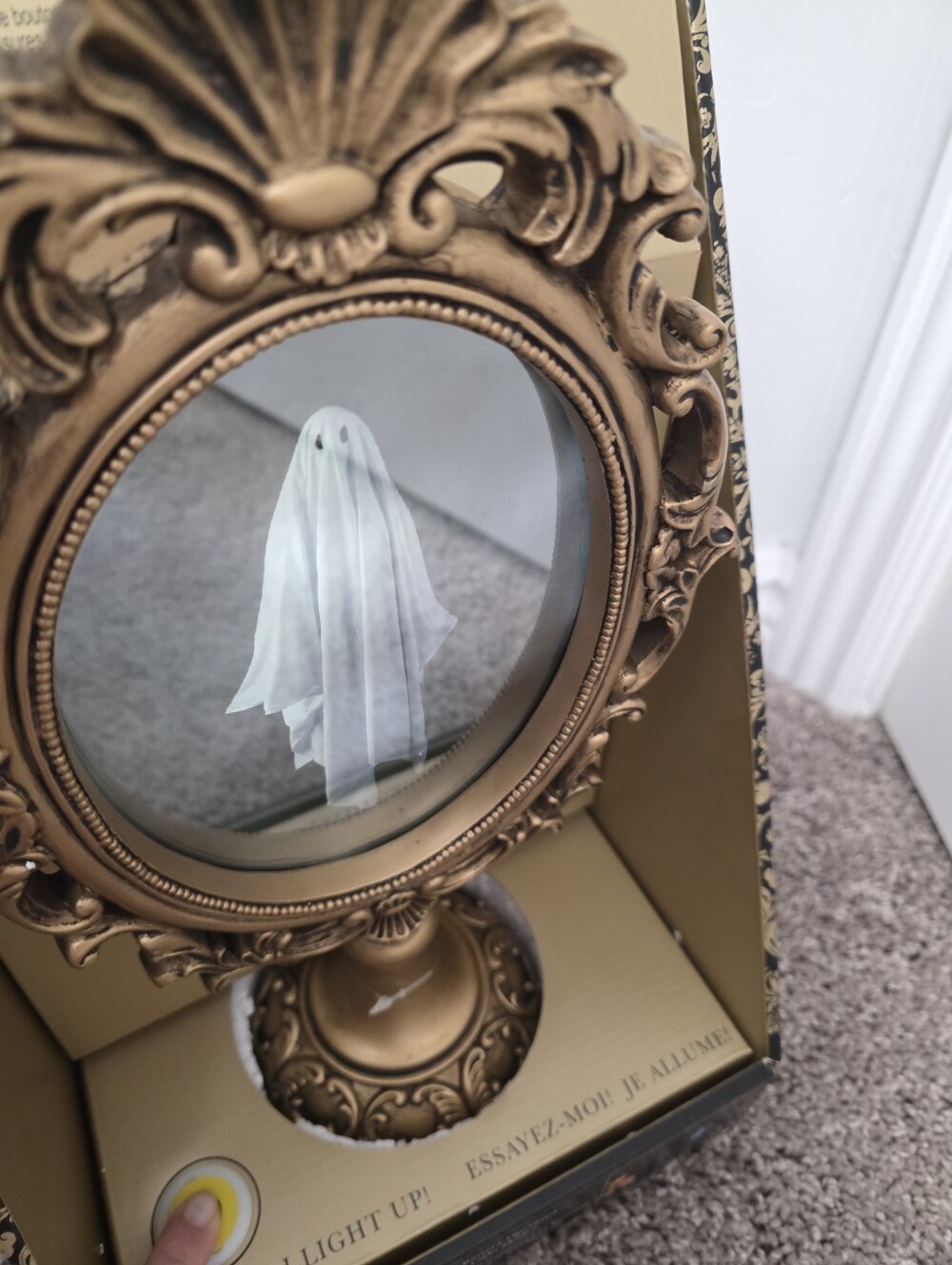Christian Siriano LED Halloween Ghost Mirror New - Picture 5 of 6